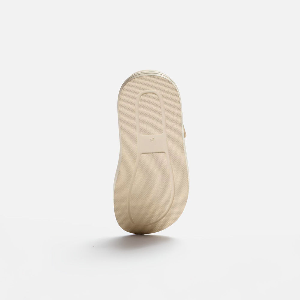 WIDE-STRAP LEATHER SLIDES