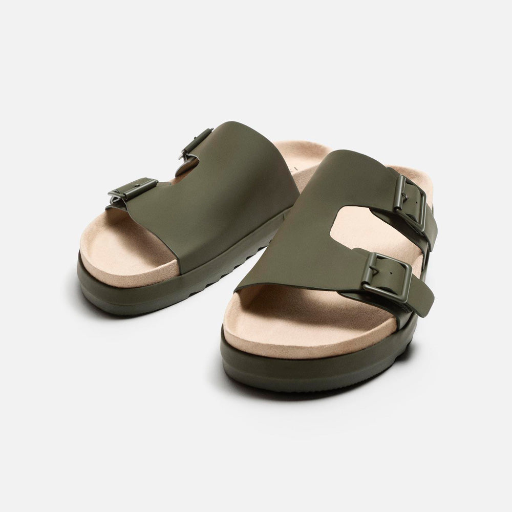 WIDE-STRAP LEATHER SLIDES